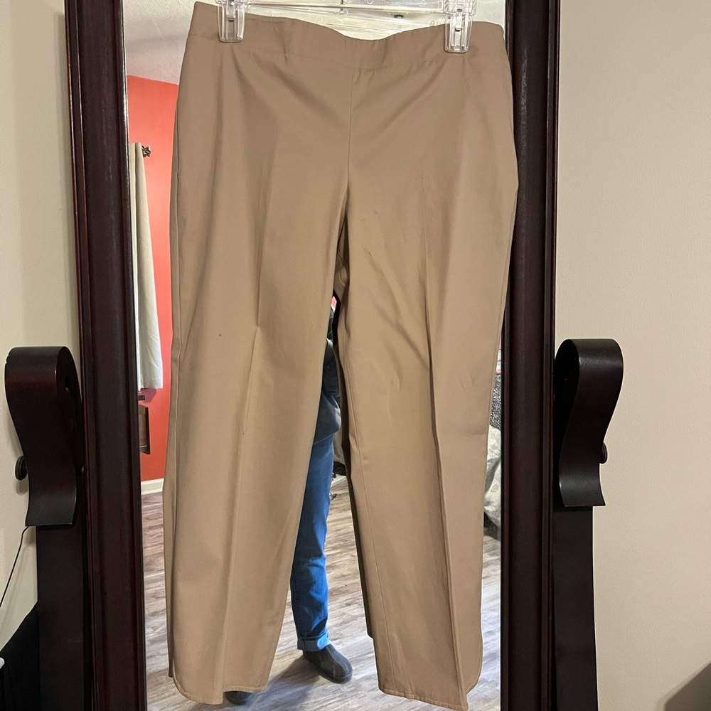 Talbots Héritage khaki crops. Size 14